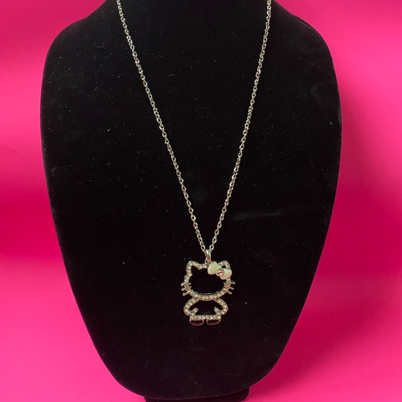 ✨Hello Kitty Figure Rhinestones Necklace Chain✨ - Picture 2 of 7
